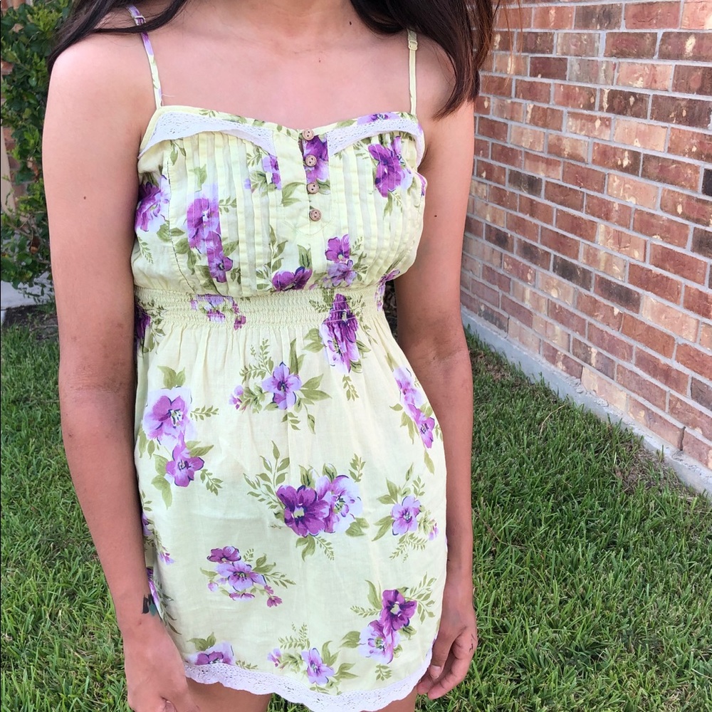 Floral baby doll top w/ adjstabl spaghetti straps